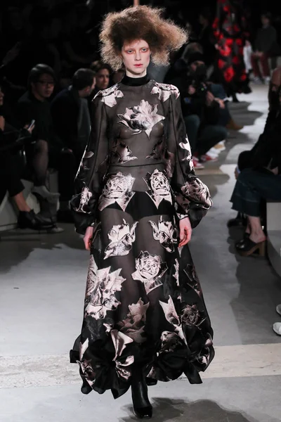 Look 30